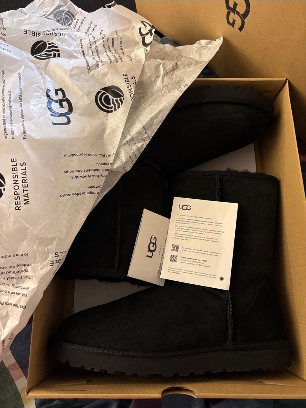 UGG Short Suede Winter Boots in Black. Women’s size 10.
